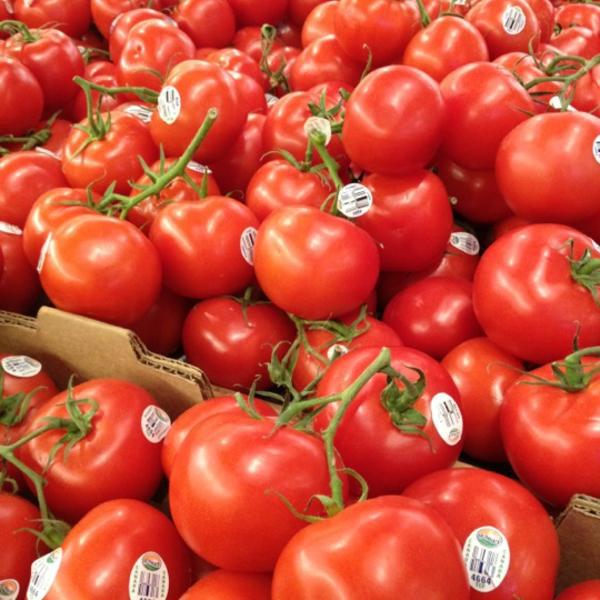 Photo taken at Whole Foods Market by Lesley C. on 6/23/2012-佐治亚州亚特兰大650庞塞·德莱昂大道东北650 Photo taken at Whole Foods Market by Lesley C. on 6/23/2012