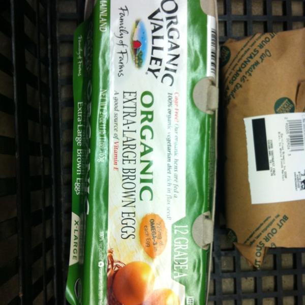 Photo taken at Whole Foods Market by Jim S. on 10/8/2012-德克萨斯州舒格兰市西南高速路15900号 Photo taken at Whole Foods Market by Jim S. on 10/8/2012