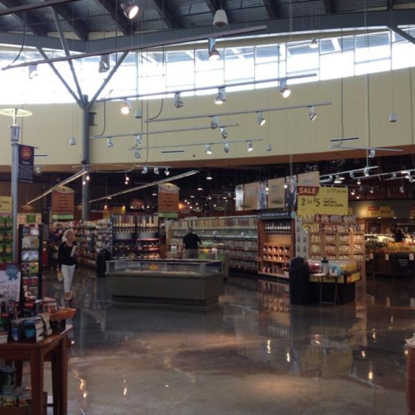 Photo taken at Whole Foods Market by Juan on 6/17/2012-德克萨斯州舒格兰市西南高速路15900号 Photo taken at Whole Foods Market by Juan on 6/17/2012