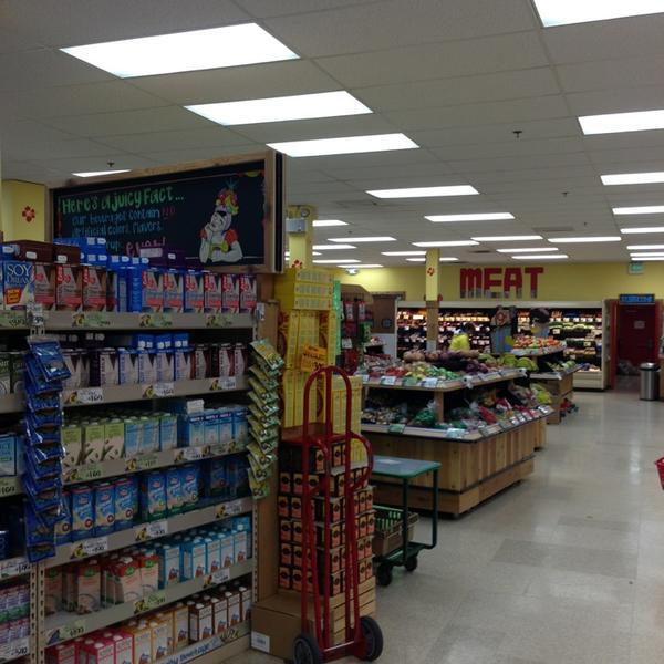 Photo taken at Trader Joe's by Joanne P. on 1/29/2013-华盛顿州贝尔维尤事第24大道东北路15563号 Photo taken at Trader Joe's by Joanne P. on 1/29/2013