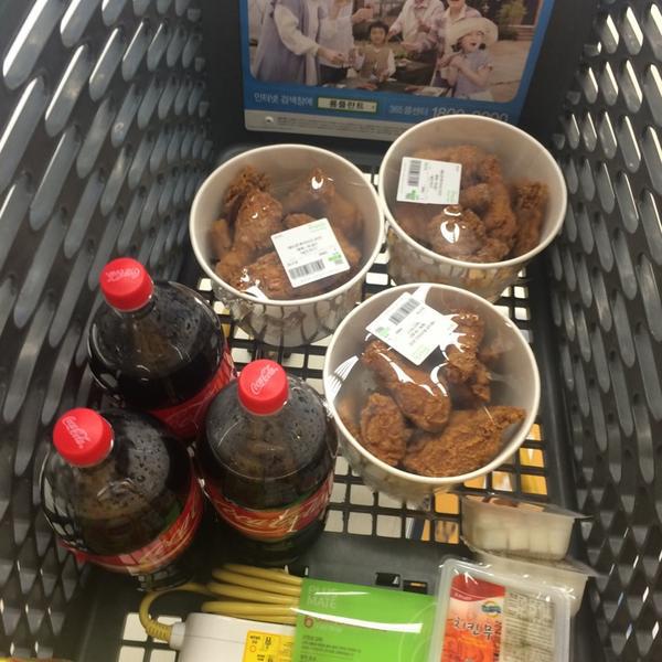 Photo taken at 이마트 (emart) by Seung H. on 7/8/2014-首尔特别市瑞草区16易买得超市 Photo taken at 이마트 (emart) by Seung H. on 7/8/2014