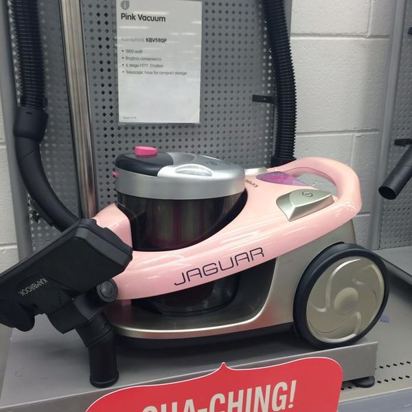 Photo taken at Big W by Lucila d. on 2/25/2014-澳大利亚昆士兰州布里斯班麦克阿瑟中心 Photo taken at Big W by Lucila d. on 2/25/2014