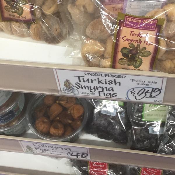 Photo taken at Trader Joe's by Ayşe Hilal B. on 11/25/2014-美国华盛顿州雷德蒙德路15932 Photo taken at Trader Joe's by Ayşe Hilal B. on 11/25/2014