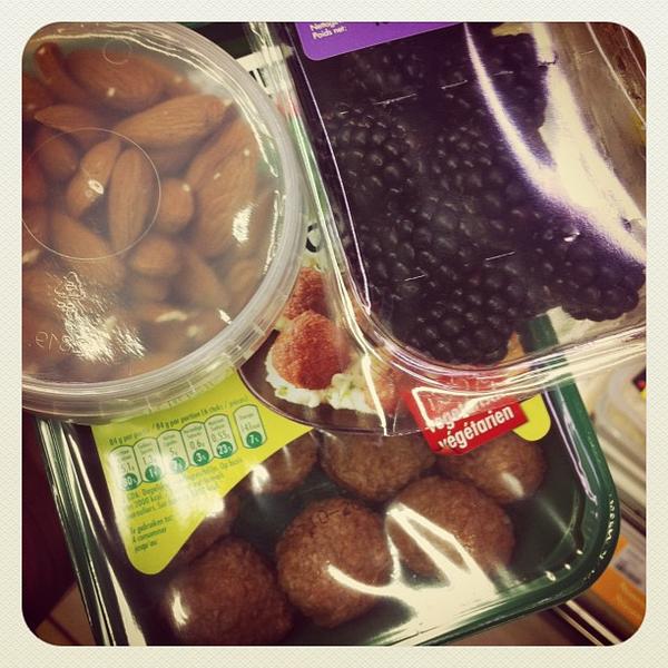 Photo taken at Proxy Delhaize by Stephan P. on 10/19/2011