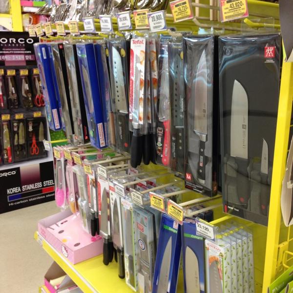 Photo taken at 홈플러스 (Home plus) by Cafe A. on 9/17/2013-首尔市中浪区四佳亭路332号(面牧店) Photo taken at 홈플러스 (Home plus) by Cafe A. on 9/17/2013