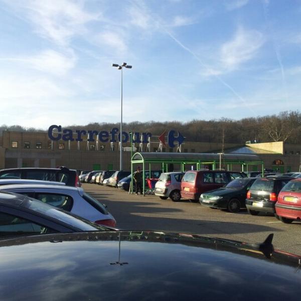 Photo taken at Carrefour by Valéry M. on 12/31/2012