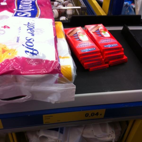 Photo taken at Lidl by Dixi 