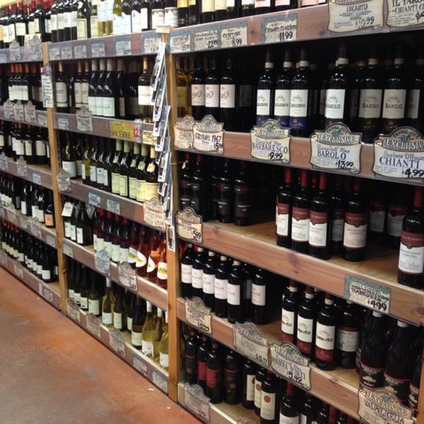 Photo taken at Trader Joe's by Curtis M. on 12/15/2012-华盛顿 华盛顿特区第25届西北街道1101 Photo taken at Trader Joe's by Curtis M. on 12/15/2012