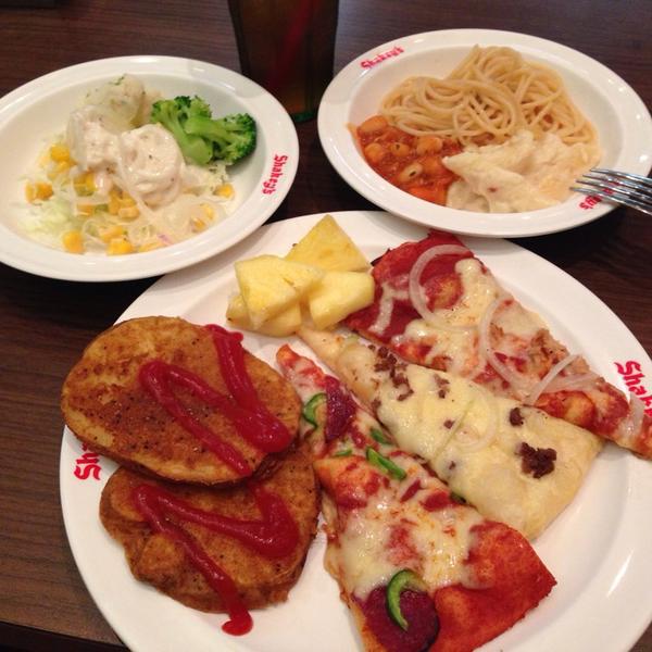 Photo taken at イオン 南风原店 by ビス子 on 11/16/2014-冲绳县字宫平264号 吉之岛超市 Photo taken at イオン 南风原店 by ビス子 on 11/16/2014