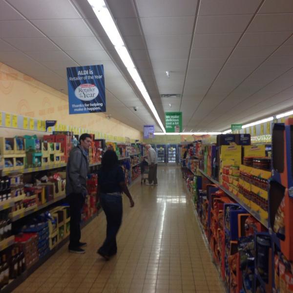 Photo taken at Aldi by 4⃣Leonidas™ on 9/30/2014