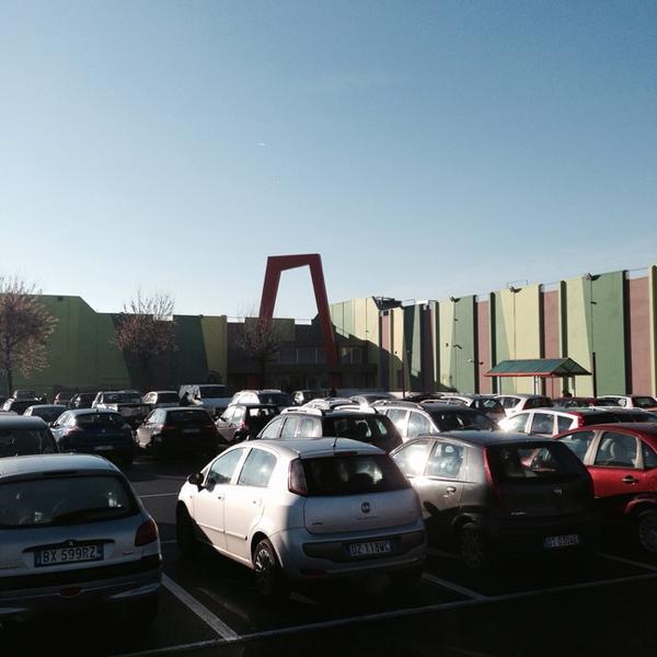 Photo taken at Centro Commerciale Auchan by Mj_4_max on 1/6/2014-意大利伦巴第维莫德罗内11号国际公路上行229公里 Photo taken at Centro Commerciale Auchan by Mj_4_max on 1/6/2014