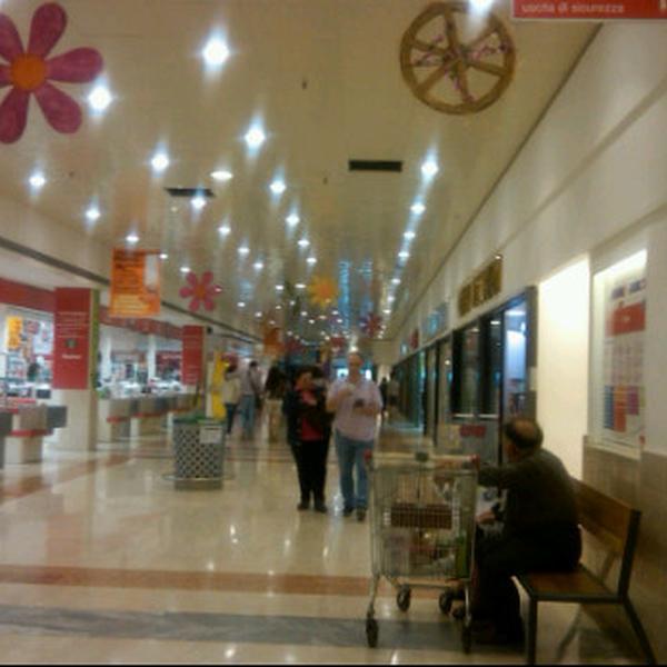 Photo taken at Auchan by Sorrento V. on 5/13/2012