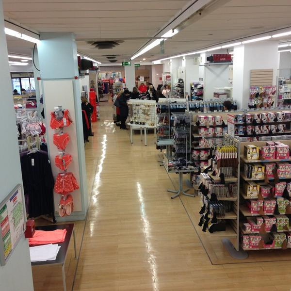 Monoprix 法国奥弗涅克莱蒙费朗德赛大道