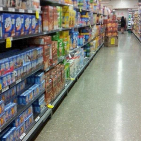 Photo taken at Woolworths by Jeskia L. on 12/5/2012-澳大利亚澳大利亚首都特区堪培拉迪克森1 Photo taken at Woolworths by Jeskia L. on 12/5/2012