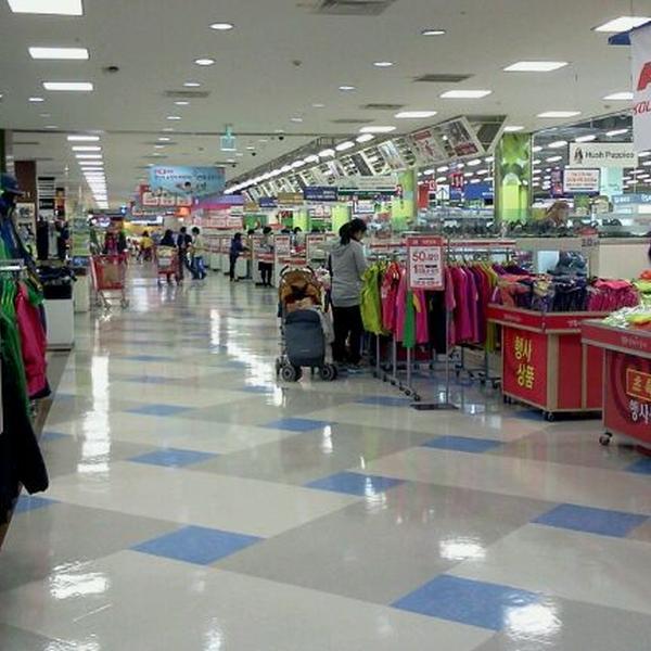 Photo taken at 홈플러스 (Home plus) by 웃는사람_ 라. on 3/28/2012-全罗南道光阳市中区1811 Photo taken at 홈플러스 (Home plus) by 웃는사람_ 라. on 3/28/2012