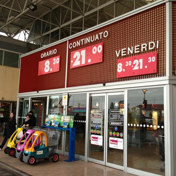 Centro Commerciale Auchan图片库 Centro Commerciale Auchan图片库