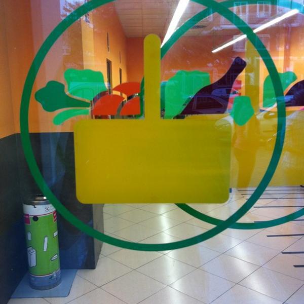 Photo taken at Mercadona by Jesús M. on 7/10/2012