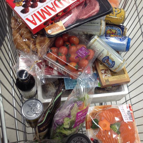 Photo taken at 홈플러스 (Home Plus) by Lee J. on 12/23/2014-首尔市麻浦区世界杯路240号世界杯体育场内(世界杯店) Photo taken at 홈플러스 (Home Plus) by Lee J. on 12/23/2014