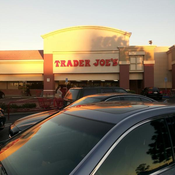 Photo taken at Trader Joe's by Pierre B. on 1/7/2015-加尼福尼亚 圣安娜布里斯托尔街3329(西麦克阿瑟大道) Photo taken at Trader Joe's by Pierre B. on 1/7/2015