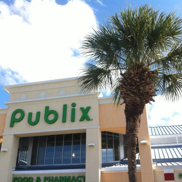 Photo taken at Publix by Bing F. on 1/10/2013