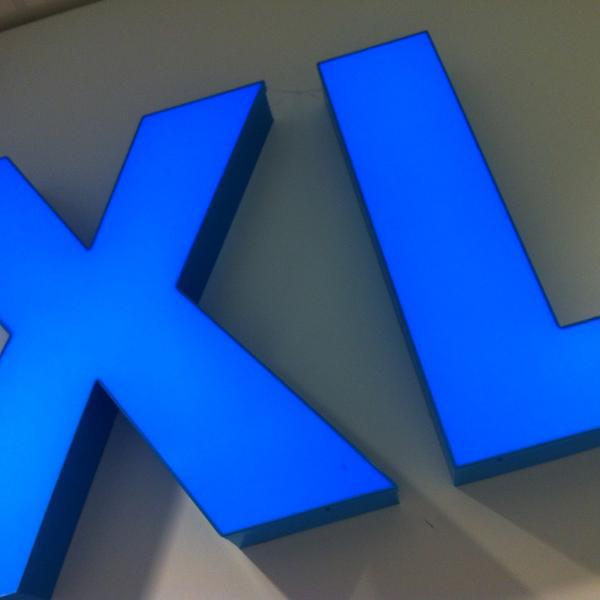 Photo taken at Albert Heijn XL by Dave Z. on 4/5/2013-荷兰格尔德兰阿纳姆克罗嫩堡大道86号 Photo taken at Albert Heijn XL by Dave Z. on 4/5/2013