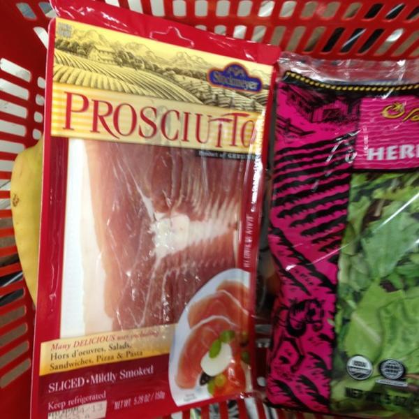 Photo taken at Trader Joe's by Ratana on 9/4/2012-美国华盛顿州雷德蒙德路15932 Photo taken at Trader Joe's by Ratana on 9/4/2012