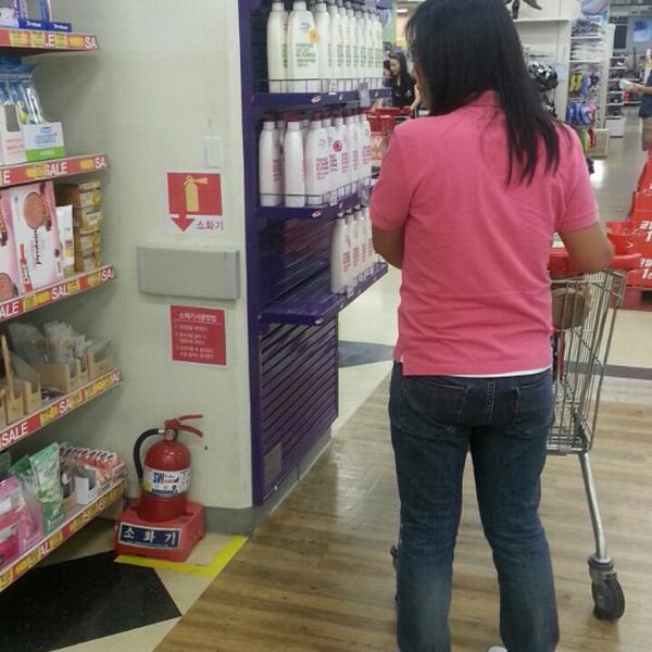 Photo taken at 홈플러스 (Home plus) by A-ryeon J. on 8/3/2013