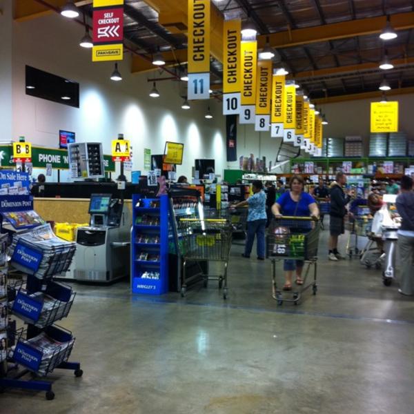 纽西兰品牌的购物地点PAK'nSAVE超市惠灵顿店图片库 纽西兰品牌的购物地点PAK'nSAVE超市惠灵顿店图片库