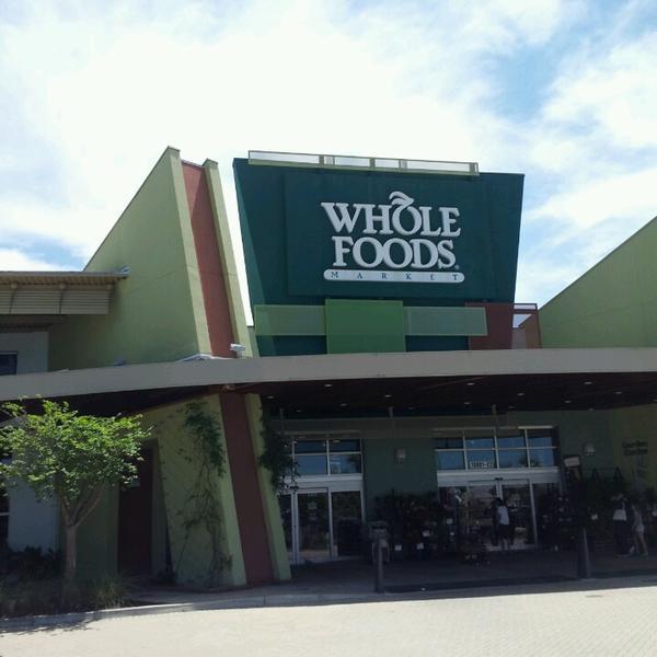 Photo taken at Whole Foods Market by Venantius S. on 5/5/2013-佛罗里达州杰克逊维尔圣何塞大道10601 Photo taken at Whole Foods Market by Venantius S. on 5/5/2013