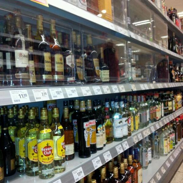 Photo taken at Rewe Utsch by Andreas W. on 10/15/2011