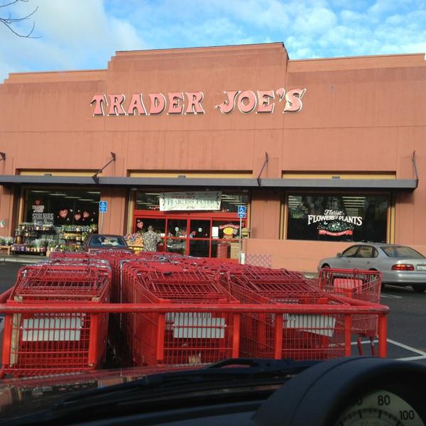 Photo taken at Trader Joe's by Greg M. on 2/8/2013-加尼福尼亚山景城阵雨街道590(在莱瑟姆街) Photo taken at Trader Joe's by Greg M. on 2/8/2013