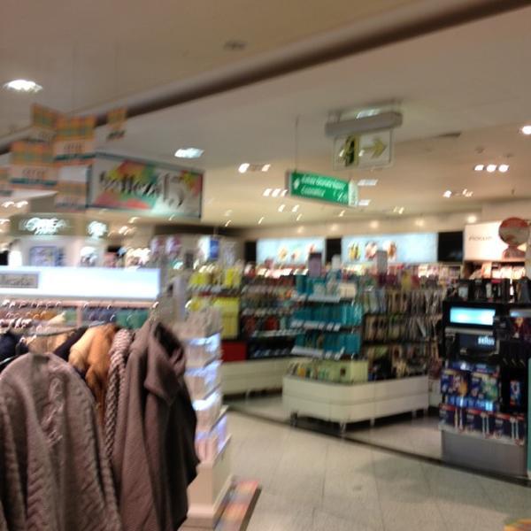 Photo taken at El Corte Inglés by cuadrodemando (. on 10/13/2012