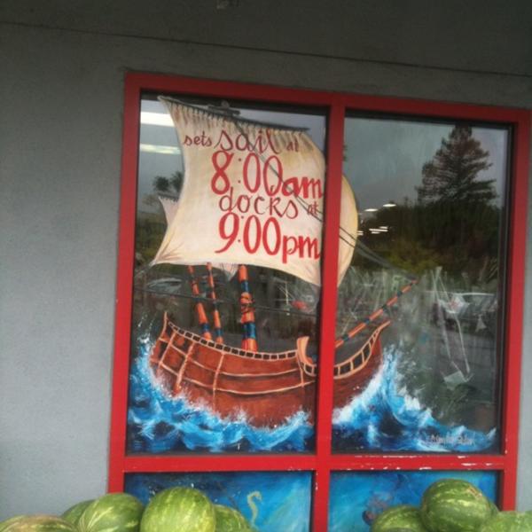 Photo taken at Trader Joe's by m r. on 5/3/2012-美国加利福尼亚州圣罗莎克利夫兰大道3225 Photo taken at Trader Joe's by m r. on 5/3/2012