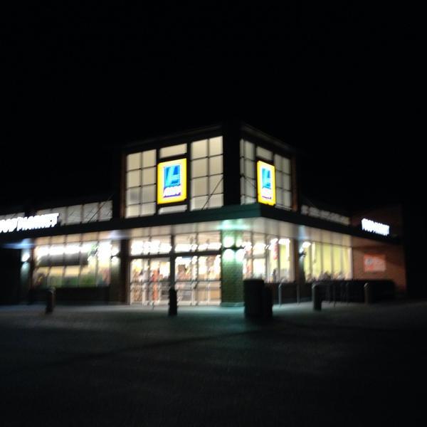 Photo taken at Aldi by Lina on 12/29/2013-美国伊利诺斯州卡里奥克斯路33403号ALDI超市 Photo taken at Aldi by Lina on 12/29/2013