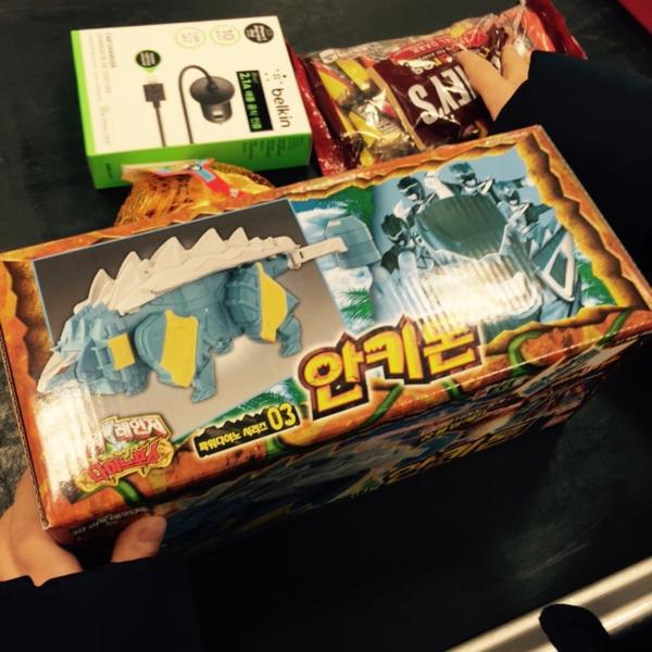 Photo taken at 이마트 (emart) by Jungguk W. on 2/12/2015-首尔特别市瑞草区16易买得超市 Photo taken at 이마트 (emart) by Jungguk W. on 2/12/2015