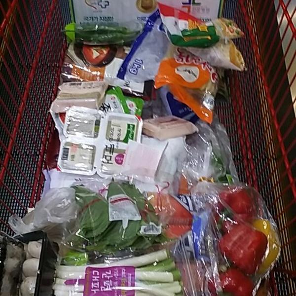 Photo taken at 홈플러스 (Home plus) by Phillip C. on 10/8/2014-首尔市永登浦区堂山路42号 Photo taken at 홈플러스 (Home plus) by Phillip C. on 10/8/2014