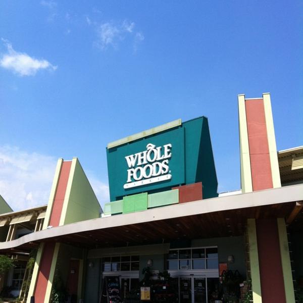Photo taken at Whole Foods Market by Jessica D. on 5/6/2012-佛罗里达州杰克逊维尔圣何塞大道10601 Photo taken at Whole Foods Market by Jessica D. on 5/6/2012