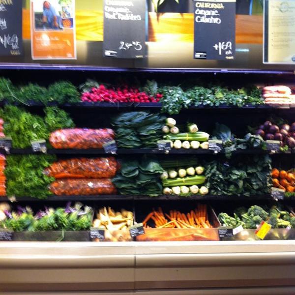 Photo taken at Whole Foods Market by Heidi H. on 10/21/2012-佛罗里达州杰克逊维尔圣何塞大道10601 Photo taken at Whole Foods Market by Heidi H. on 10/21/2012