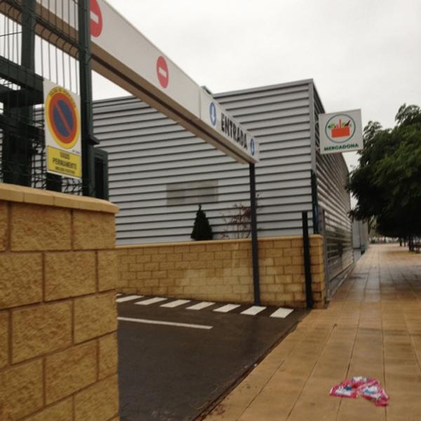 Photo taken at Mercadona Valdespartera by Javier A. on 10/20/2012