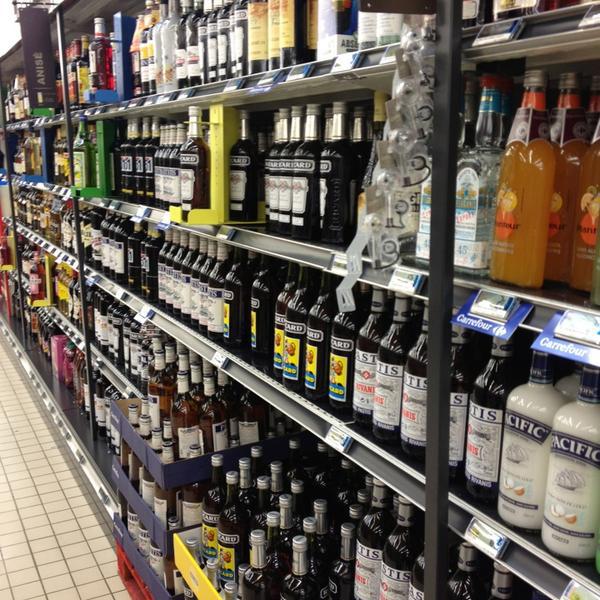 Photo taken at Carrefour by Damayanti on 10/9/2013-法国第戎昆汀尼勃艮第大街 Photo taken at Carrefour by Damayanti on 10/9/2013