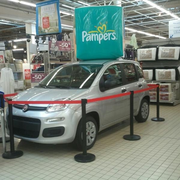 Photo taken at Carrefour by Loïc P. on 9/3/2013-法国第戎昆汀尼勃艮第大街 Photo taken at Carrefour by Loïc P. on 9/3/2013