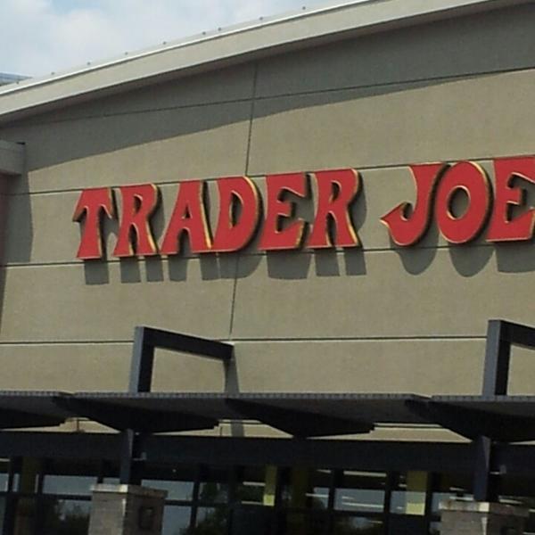 Photo taken at Trader Joe's by Jennifer M. on 8/19/2013-密苏里州克雷夫科尔橄榄树大道11505号 Photo taken at Trader Joe's by Jennifer M. on 8/19/2013