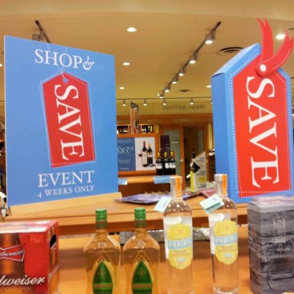 Photo taken at LCBO by Bonnie E. on 1/28/2012-加拿大安大略省贵湖石路斯科茨代尔路615 Photo taken at LCBO by Bonnie E. on 1/28/2012