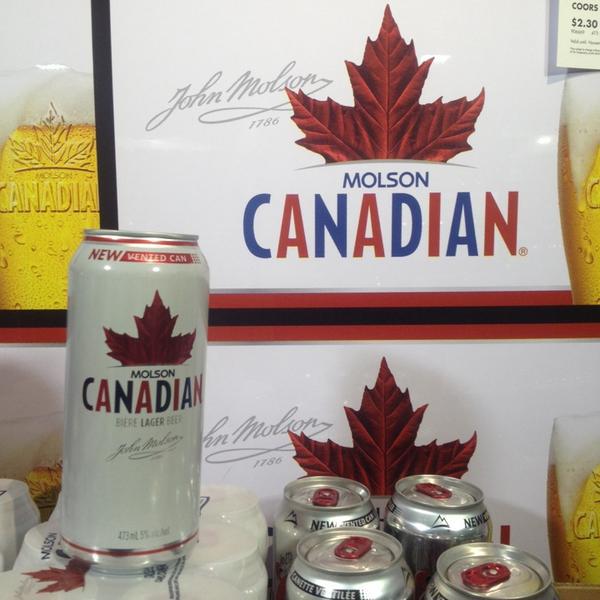 Photo taken at LCBO by Yvonne L. on 10/15/2013-加拿大安大略省贵湖石路斯科茨代尔路615 Photo taken at LCBO by Yvonne L. on 10/15/2013