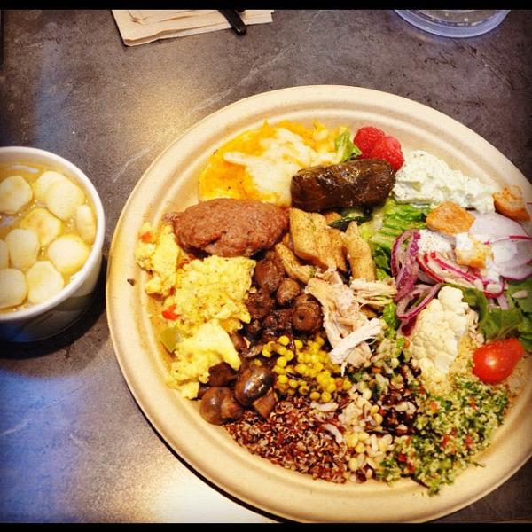 Photo taken at Whole Foods Market by aki on 11/4/2012-加尼福尼亚圣莫尼卡威尔希尔大道500(在第5街) Photo taken at Whole Foods Market by aki on 11/4/2012