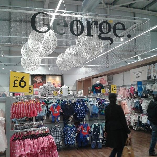 Photo taken at ASDA by Miguel F. on 3/6/2014-英国伦敦皇家公园韦斯顿路2-20 Photo taken at ASDA by Miguel F. on 3/6/2014