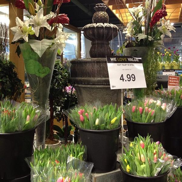 Photo taken at Loblaws by Fariba R. on 4/25/2013