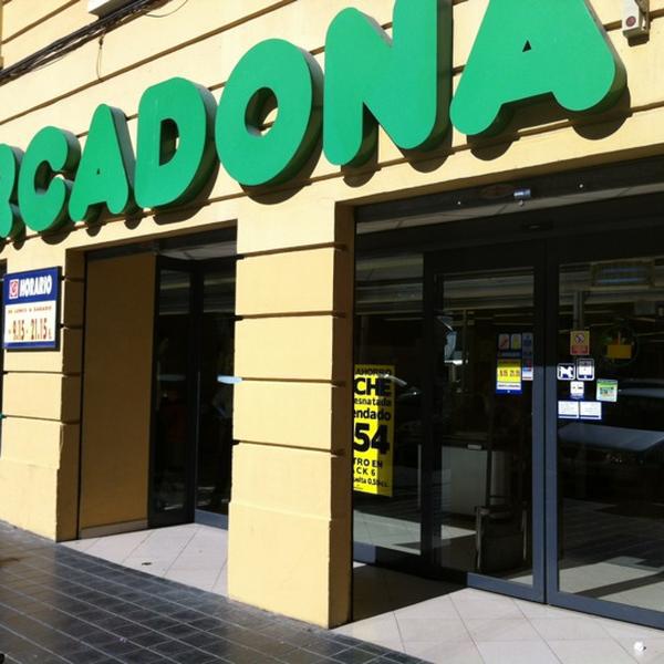 Photo taken at Mercadona by Pepo G. on 10/22/2012