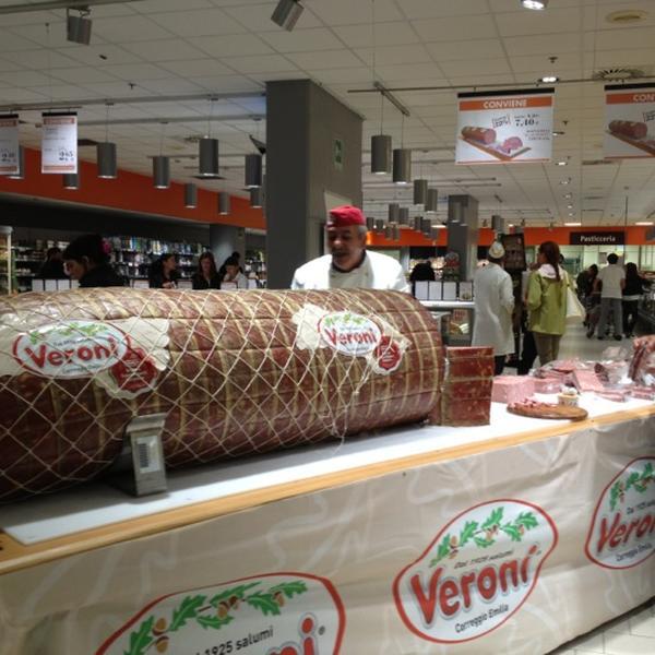 Photo taken at Coop Superstore by Olya on 9/29/2012-意大利特伦蒂诺-上阿迪杰特伦托迪盖斯柏瑞街1 Photo taken at Coop Superstore by Olya on 9/29/2012