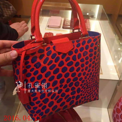 Louis Vuitton路易威登lv女包16春款压纹小牛皮小号手提包M42032 Louis Vuitton路易威登lv女包16春款压纹小牛皮小号手提包M42032